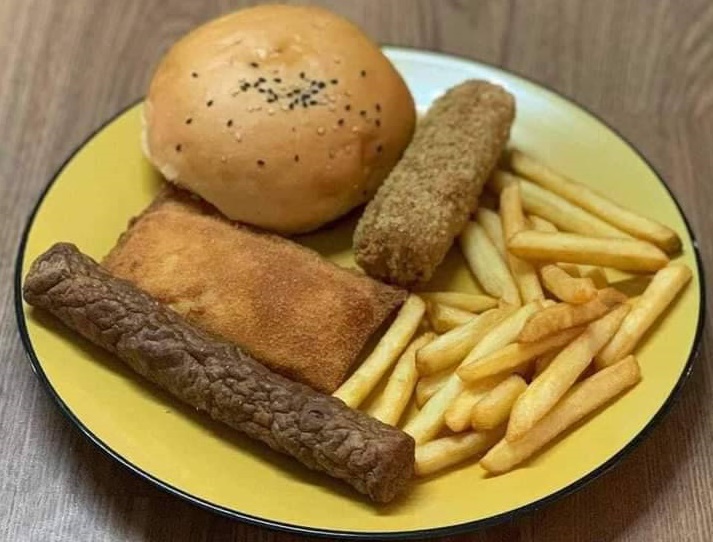 Joey's place frikandel