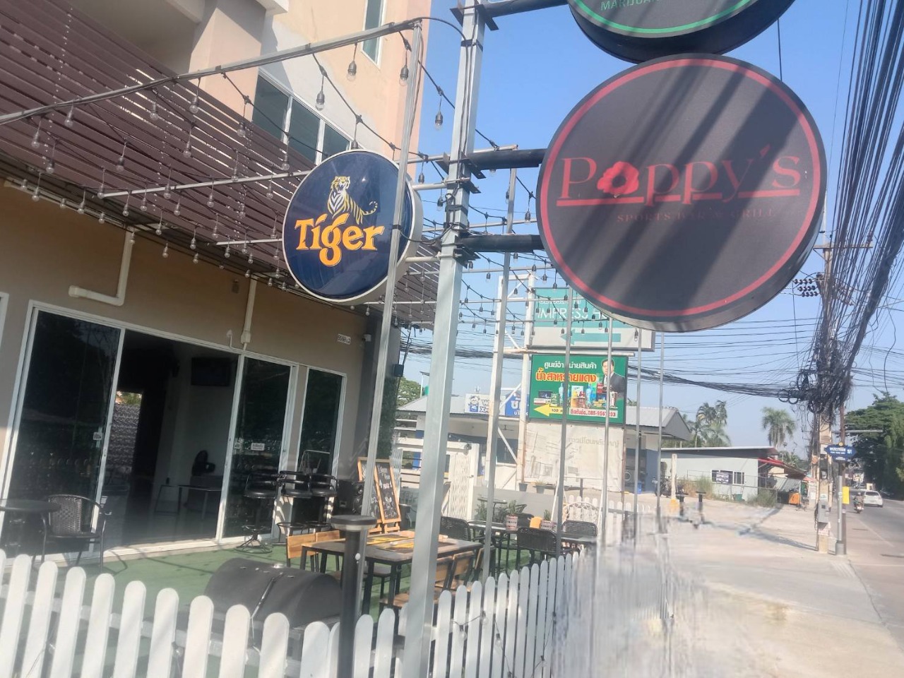 Poppy's bar outdoor