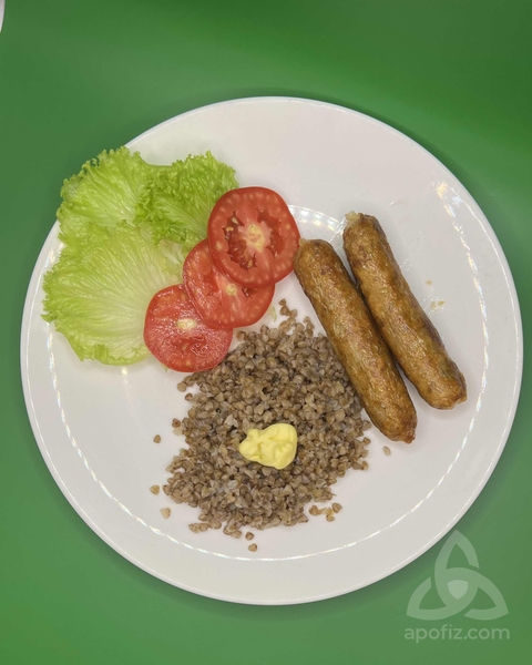 Yummy's restaurant and bar in Jomtien pattaya thailand,, chicken sausages with lentilles