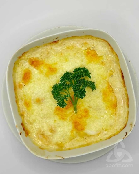 Yummy's restaurant and bar in Jomtien pattaya thailand, baked seafood with chicken