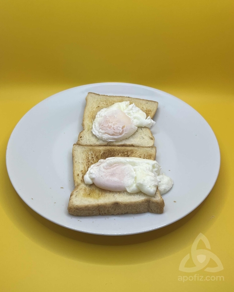 Yummy's restaurant and bar in Jomtien pattaya thailand, eggs on toast