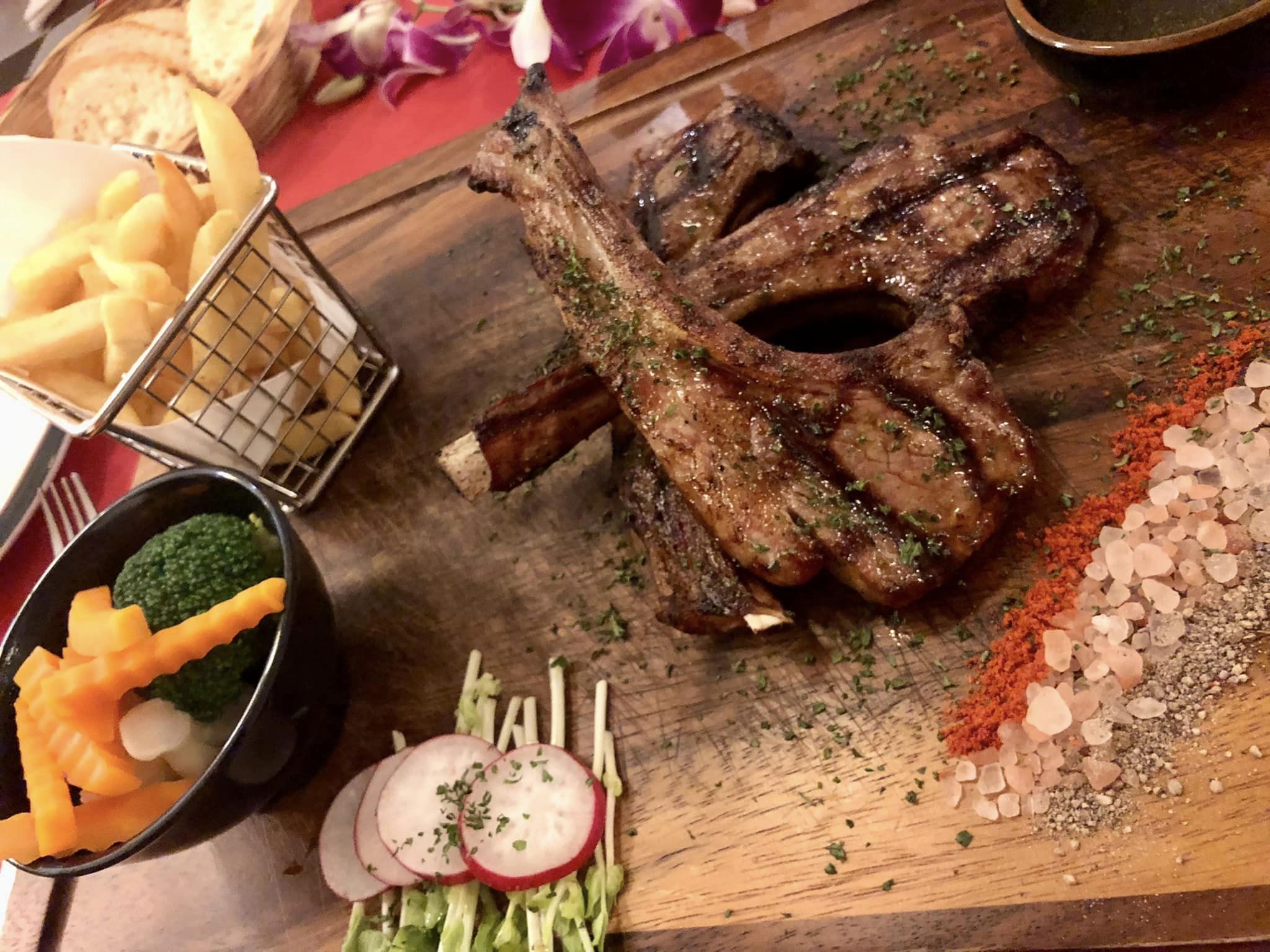 restaurant la mesa grilled lamb chops a la plancha