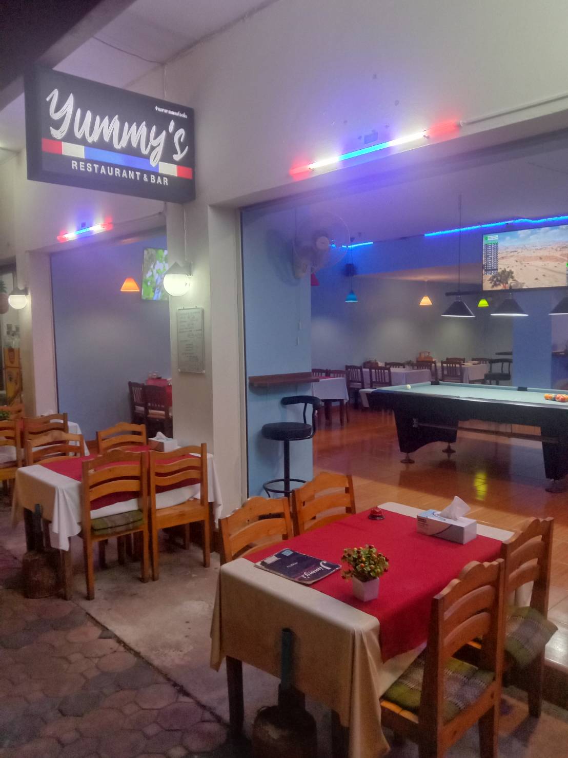 Yummy's restaurant and bar in Jomtien pattaya thailand, relax bar area