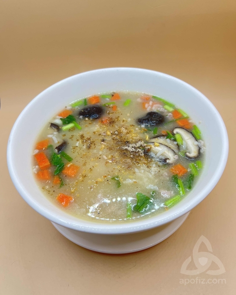 Yummy's restaurant and bar in Jomtien pattaya thailand, rice soup with chicken or pork