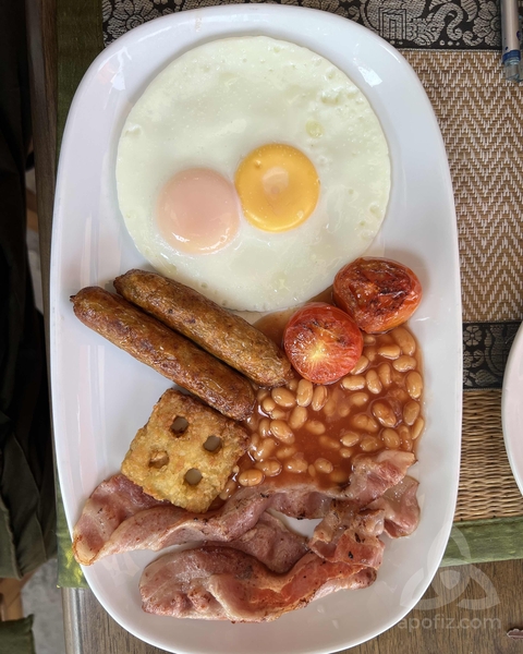 Yummy's restaurant and bar in Jomtien pattaya thailand, extended english breakfast