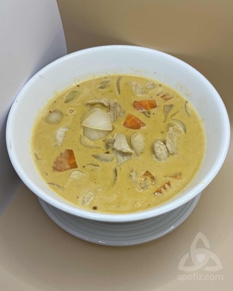 Yummy's restaurant and bar in Jomtien pattaya thailand, massaman curry