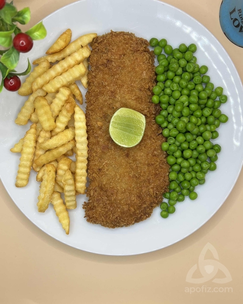 Yummy's restaurant and bar in Jomtien pattaya thailand, chicken or beef schnitzel