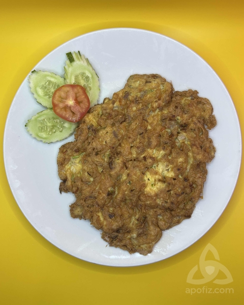 Yummy's restaurant and bar in Jomtien pattaya thailand, ommelet with pork