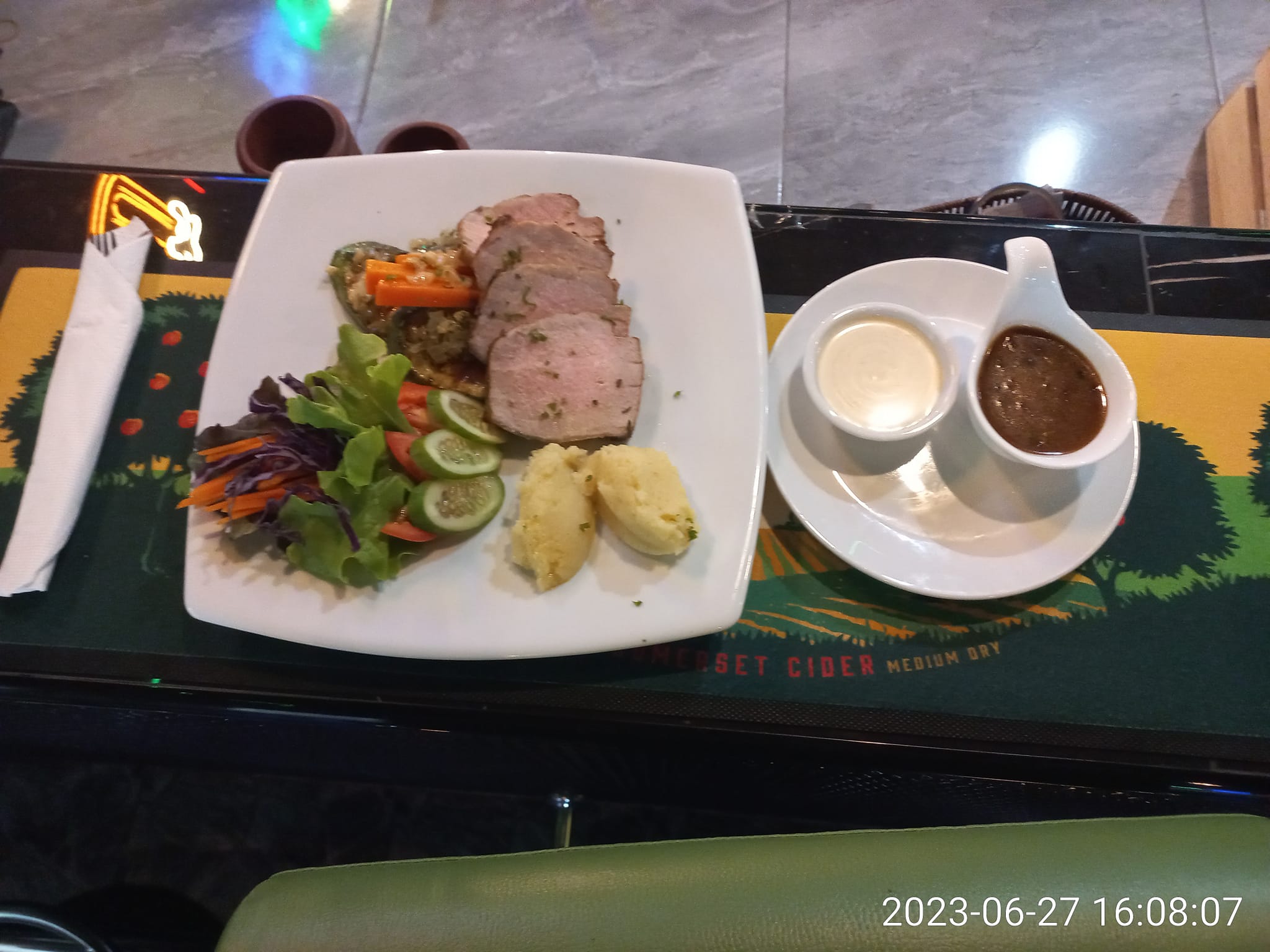 karikibar, food 
