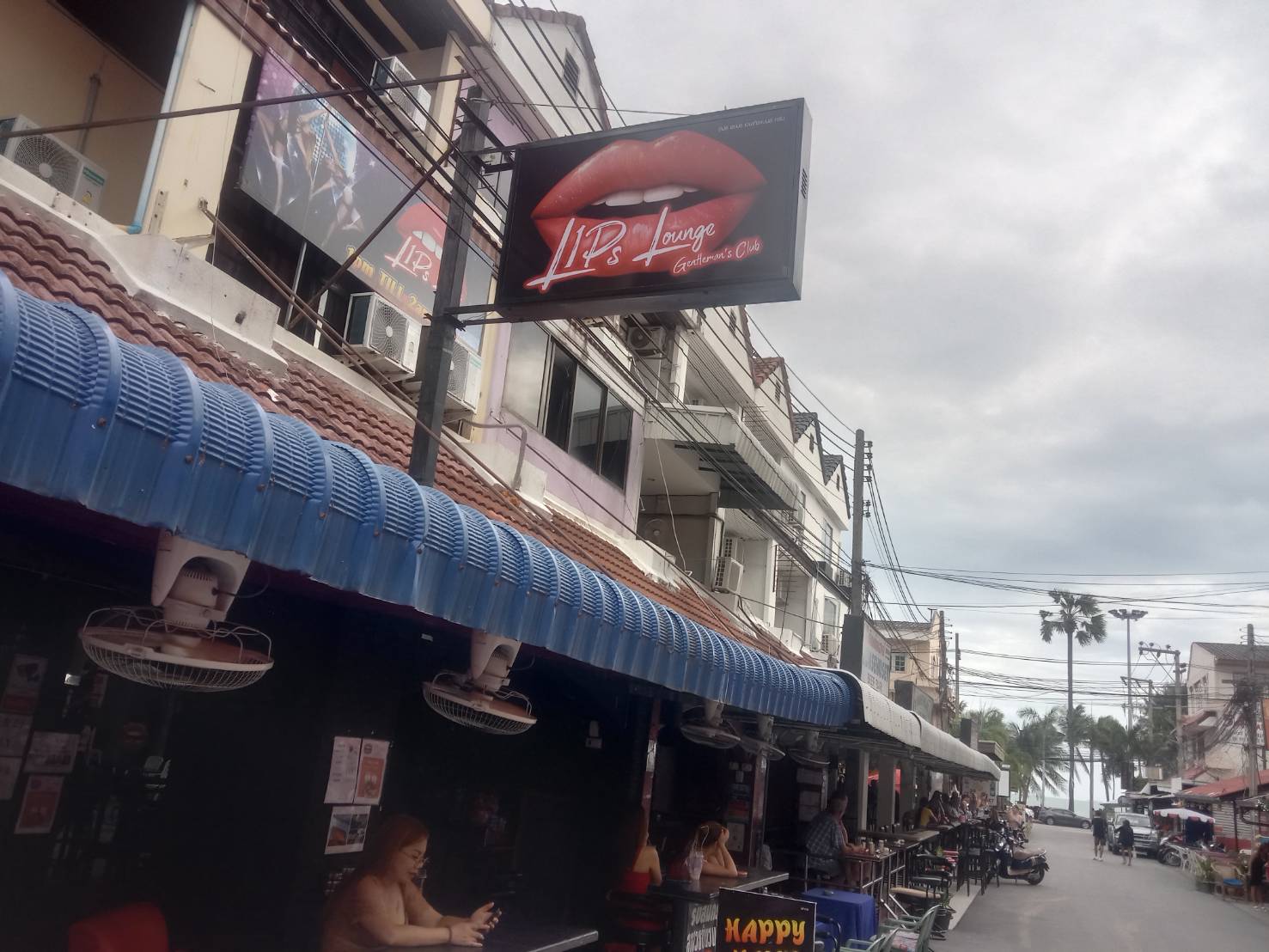 Lips lounge, gentlemens club jomtien, soi whitehouse, sign and outdoor view