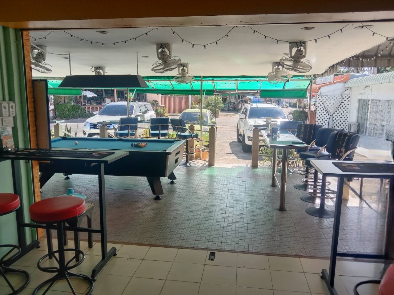 peter pan bar pattaya dark side, bar view from in to outside