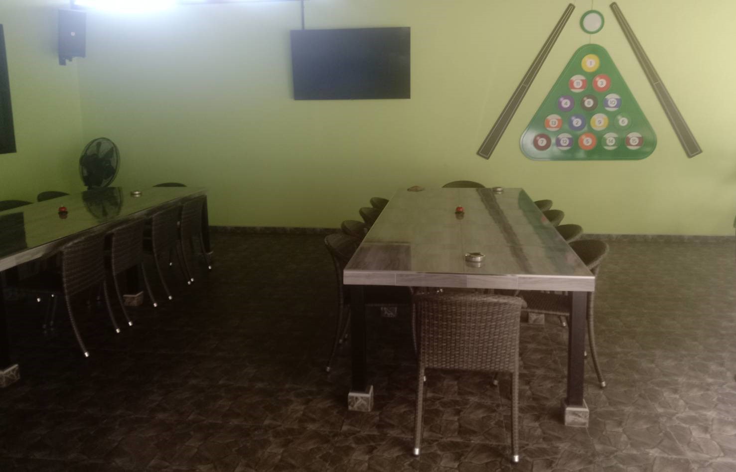 KA RI KI sports bar, billart table