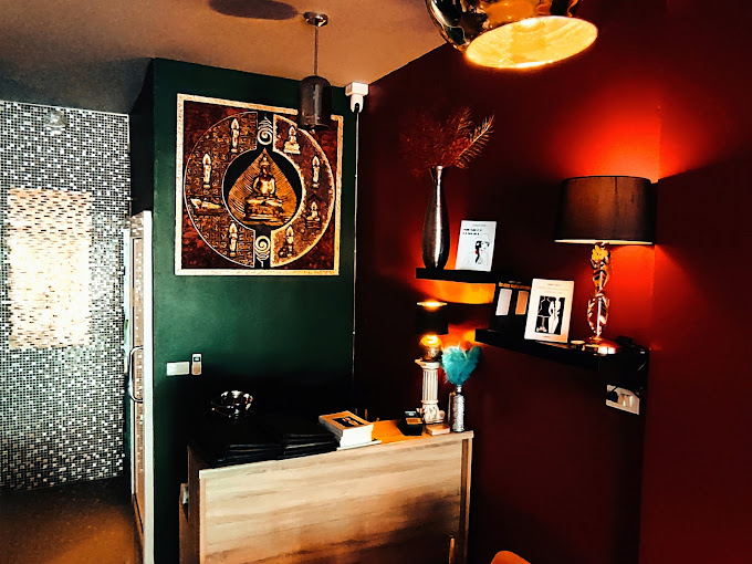 Osteria Sendi, Italian restaurant in Pattaya, soi Bong Koch, the cashier desk in Thai style