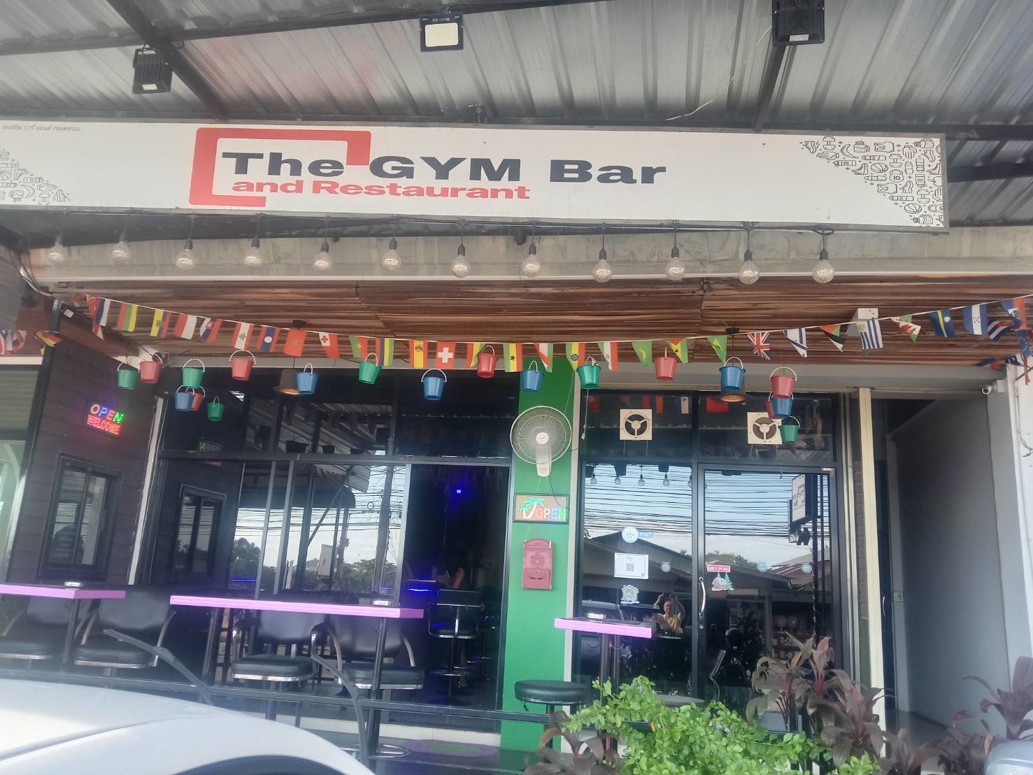the gym bar & restaurant, soi countryclub pattaya, outdoor view