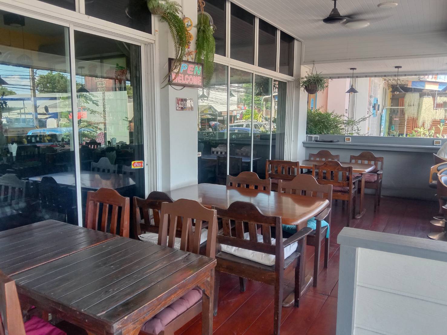 Pumpui pizza restaurant in soi countryclub Pattaya, terras