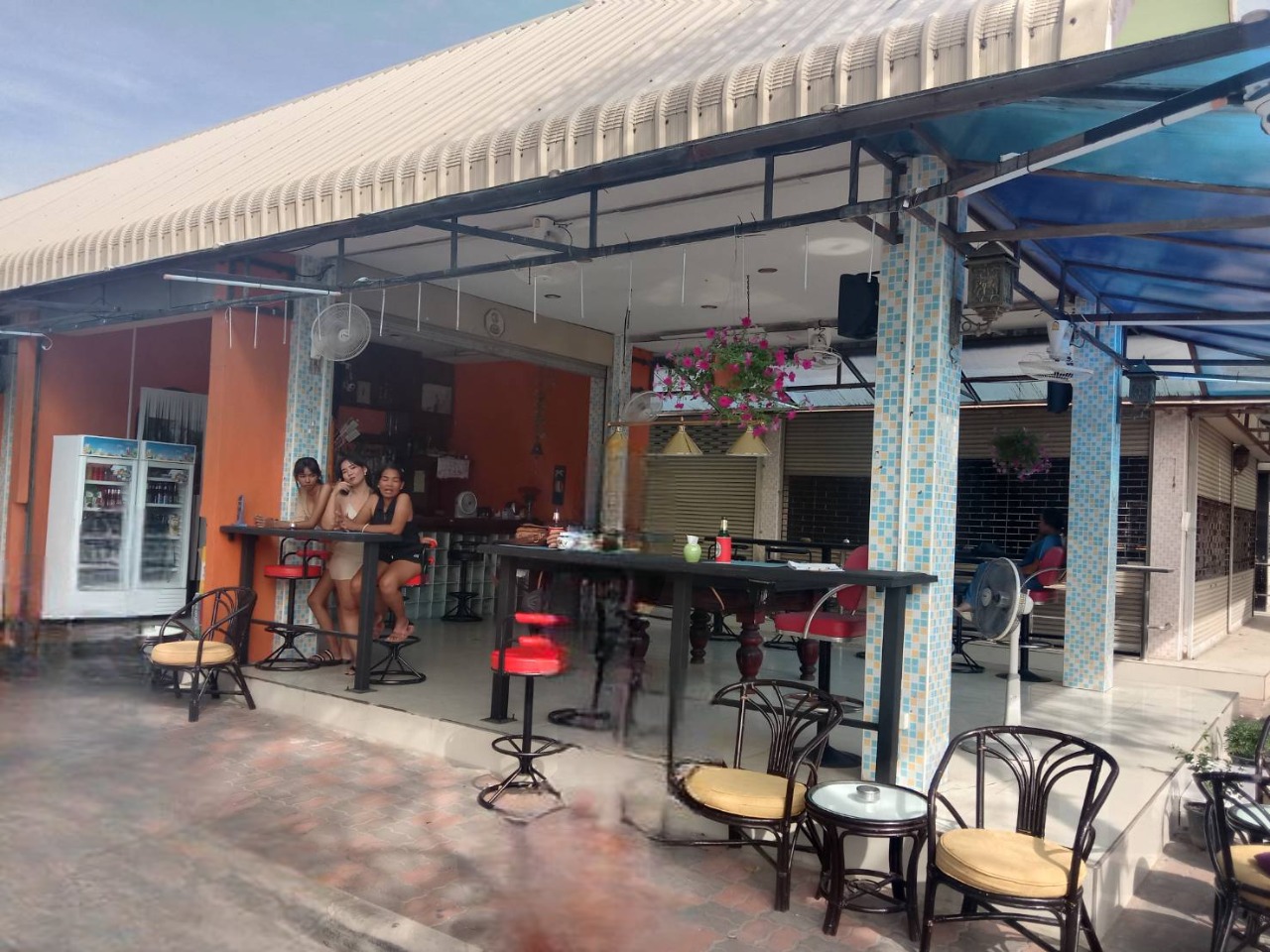 Nikki bar in Rhompho Pattaya, wide bar view