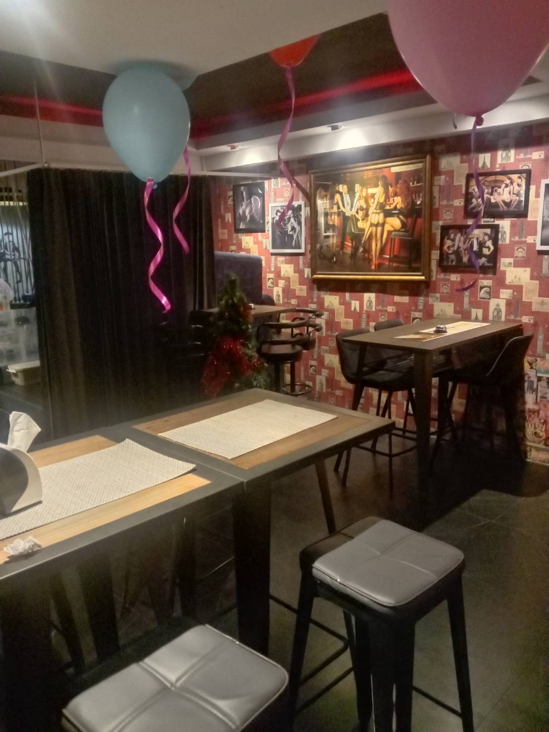 Wisper Lounge gentlemen's club Pattaya, dark side, executive luxery club