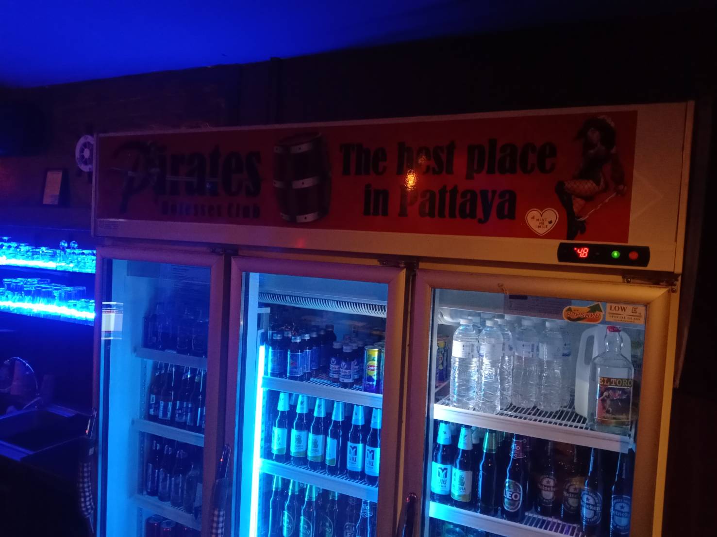 Pirates Club Pattaya, cool beers
