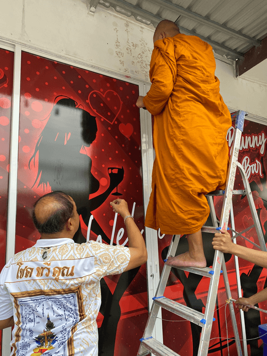 Bunny bar, Khao Talo Pattaya Darkside, initiation by a buddha