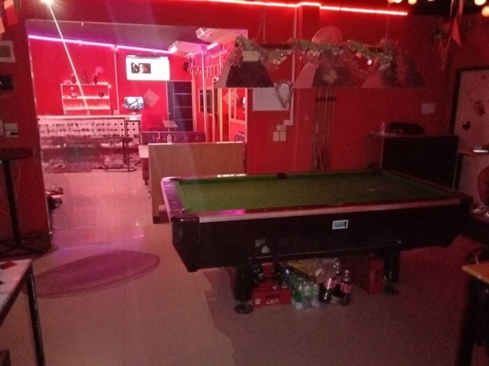 Bunny bar, Khao Talo Pattaya Darkside, pool billiart table