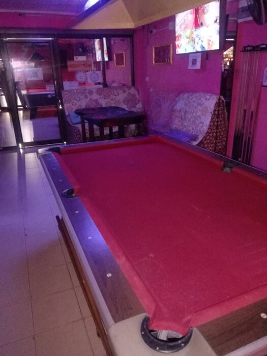Pinky's Bar, Khao Talo Pattaya's Darkside, super pool table