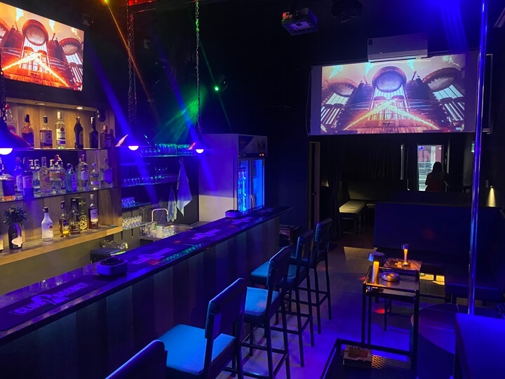 Secret Club Pattaya, desk view