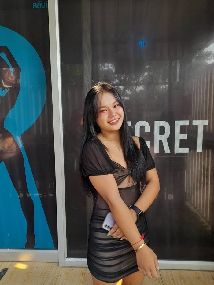 Secret Club Pattaya,the girl in black