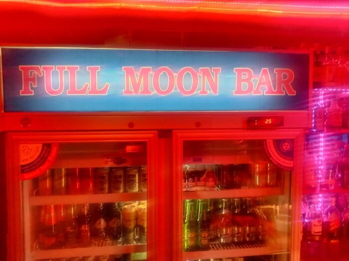 Full Moon Bar darkside Pattaya, cold beers