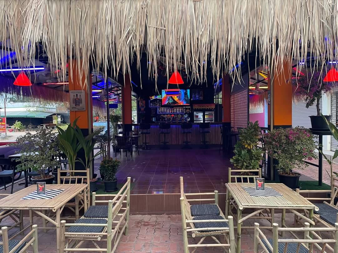 Orange bar rompho complex Pattaya, nice inside view