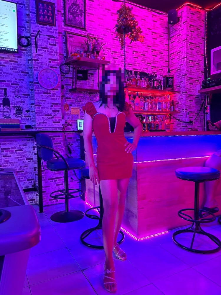 Diamond Bar Darkside, bar counter
