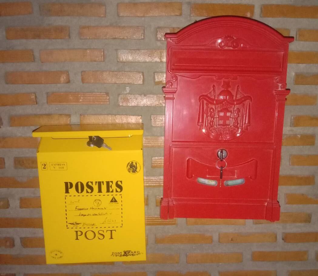 Bar, club, La Poste, soi Lengkee Pattaya, antique post boxes