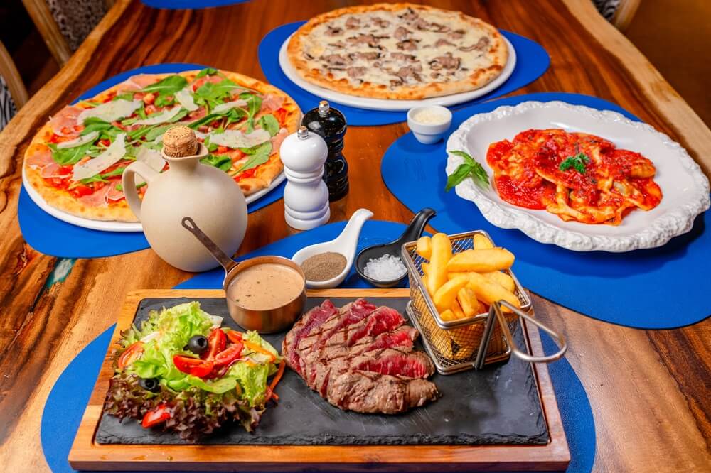 Marco's restaurant and pizzeria in Jomtien Pattaya, pizza and steak