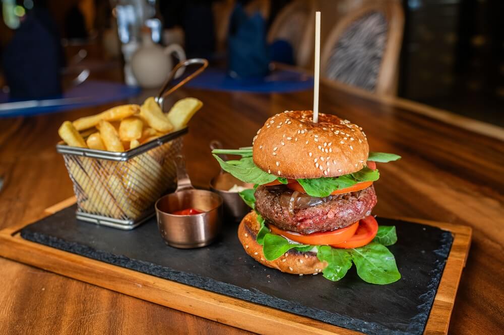 Marco's restaurant and pizzeria in Jomtien Pattaya, burger menu