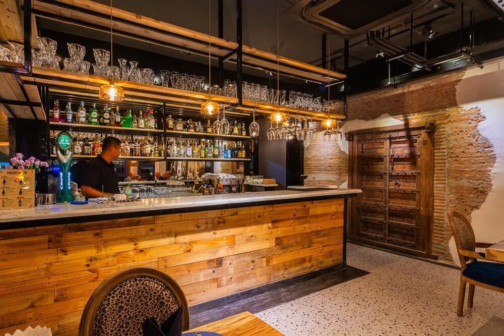Marco's restaurant and pizzeria in Jomtien Pattaya, wine bar