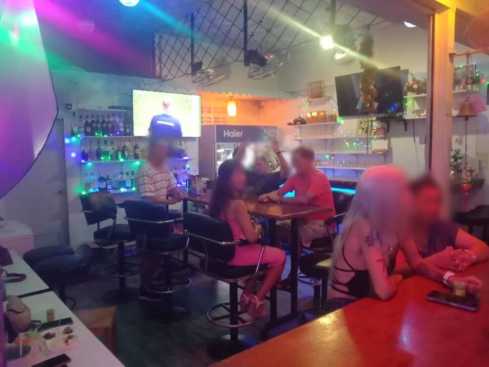 Wonderbar New Plaza Pattaya, 60/70/80 music