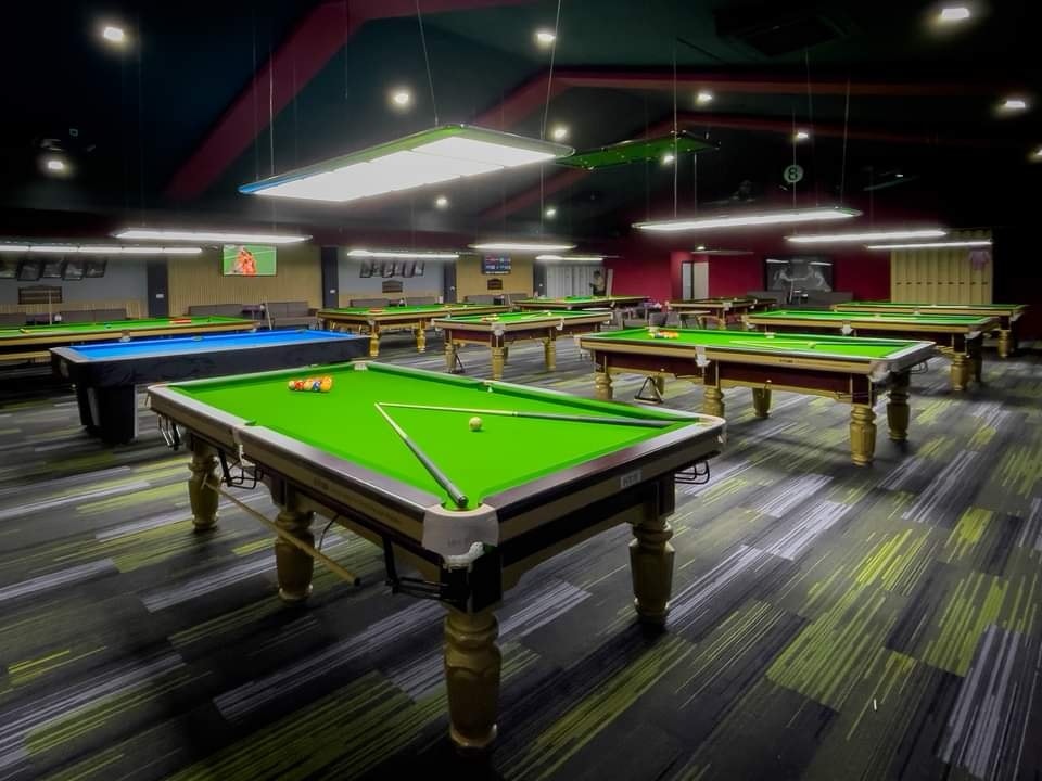 IQ Club, poolhall Pattaya, luxury proffesional pool hall
