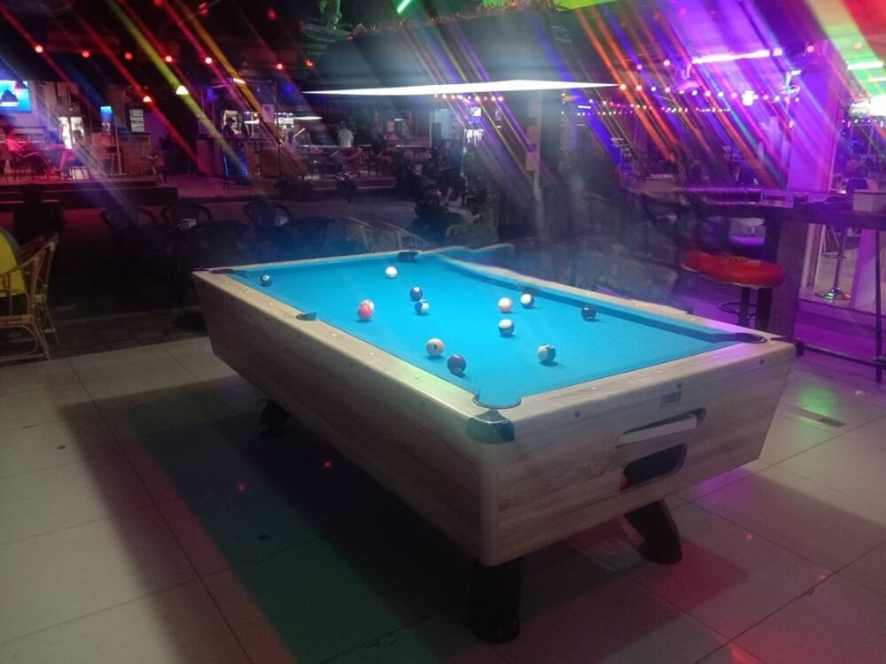 You & Me Bar RomPho complex jomtien Pattaya, pool billiart table