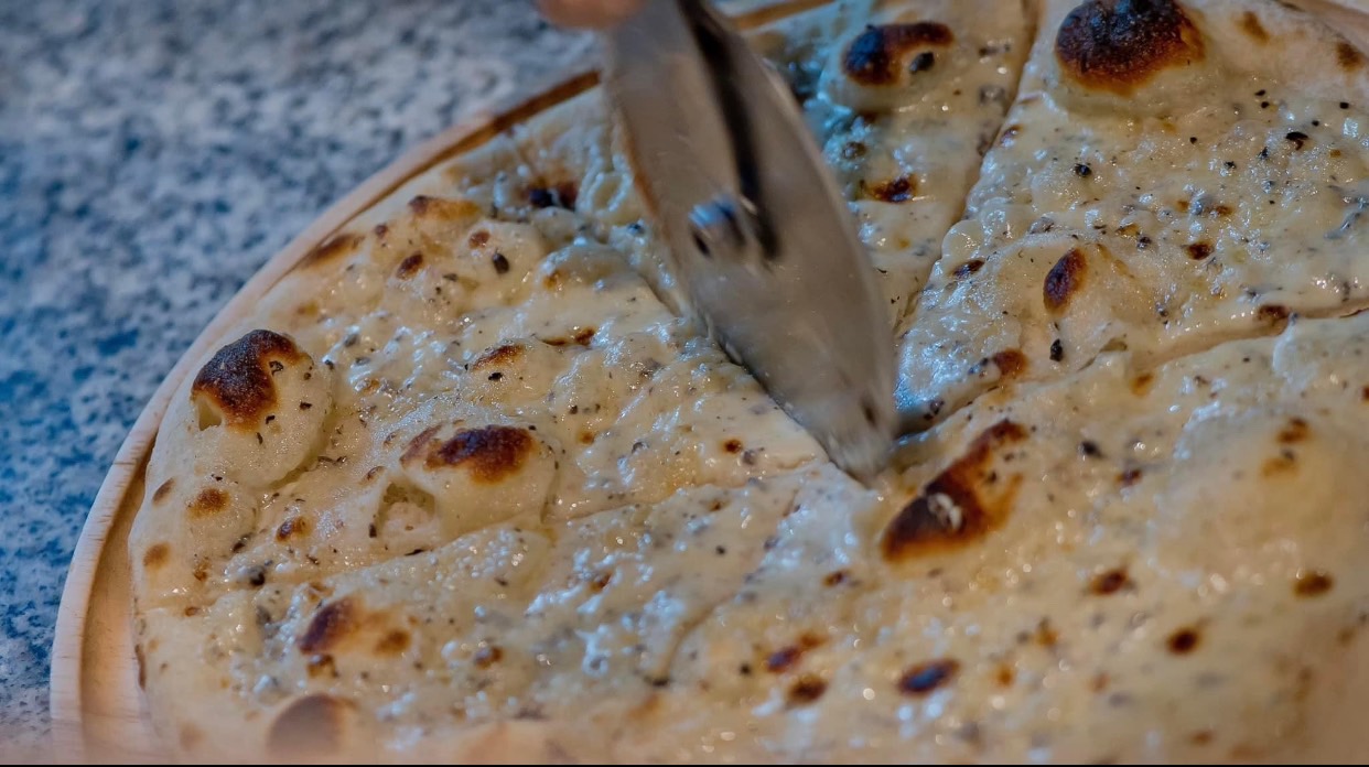 Fusillo, Italian Restaurant, Na Kluea 18, Pattaya, pizza cheese