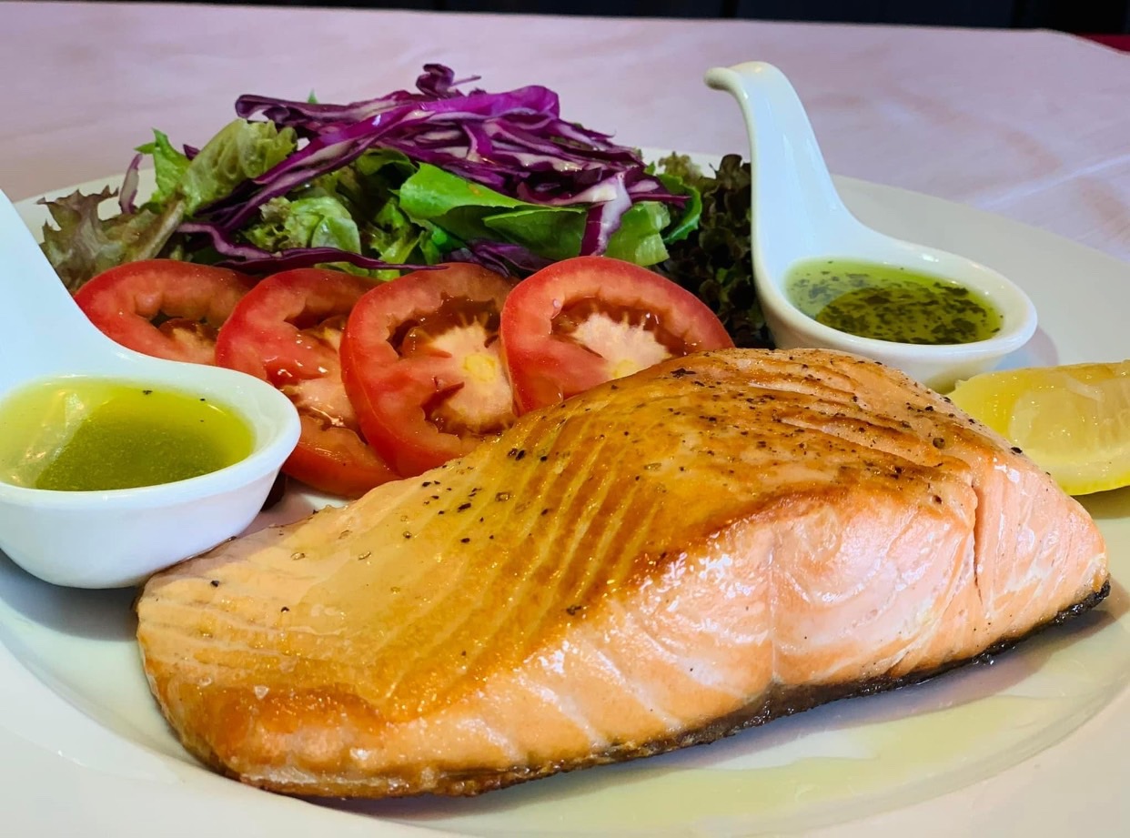 Fusillo, Italian Restaurant, Na Kluea 18, Pattaya, salmone steak