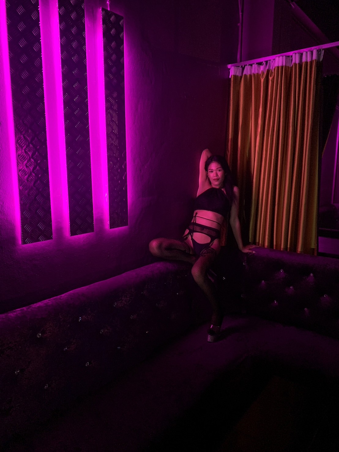 Juicy Lucy Gentlemen's Club, Soi Bongkoch, Pattaya, some place in club