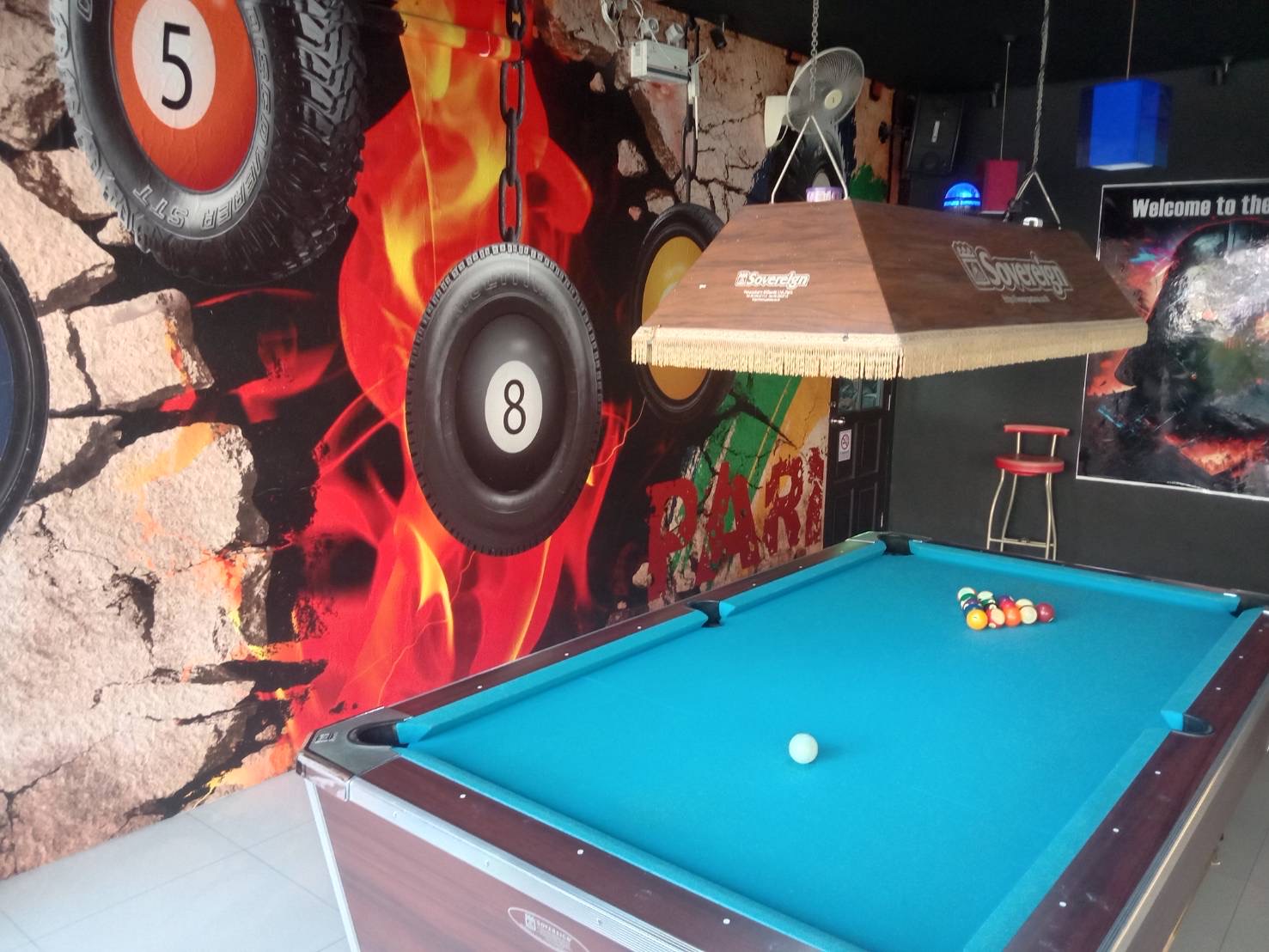 THAT BAR, Darkside, Pattaya, pool table for play game