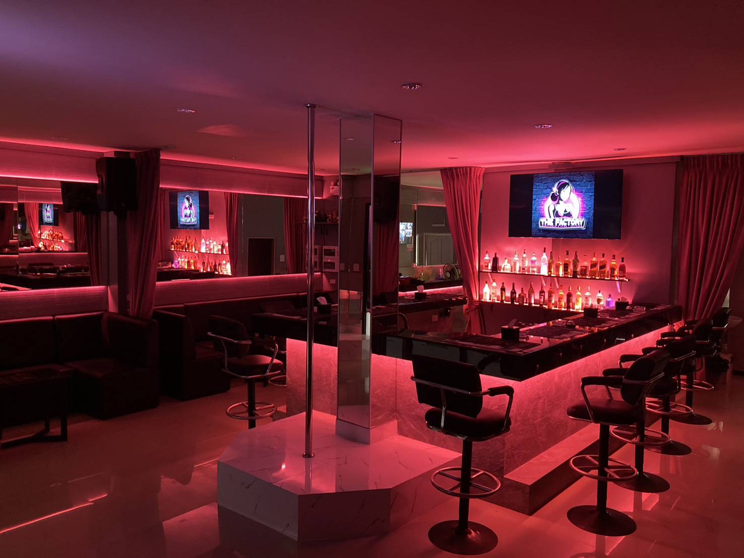 The Factory Newest and best Gentlemen's club in Pattaya