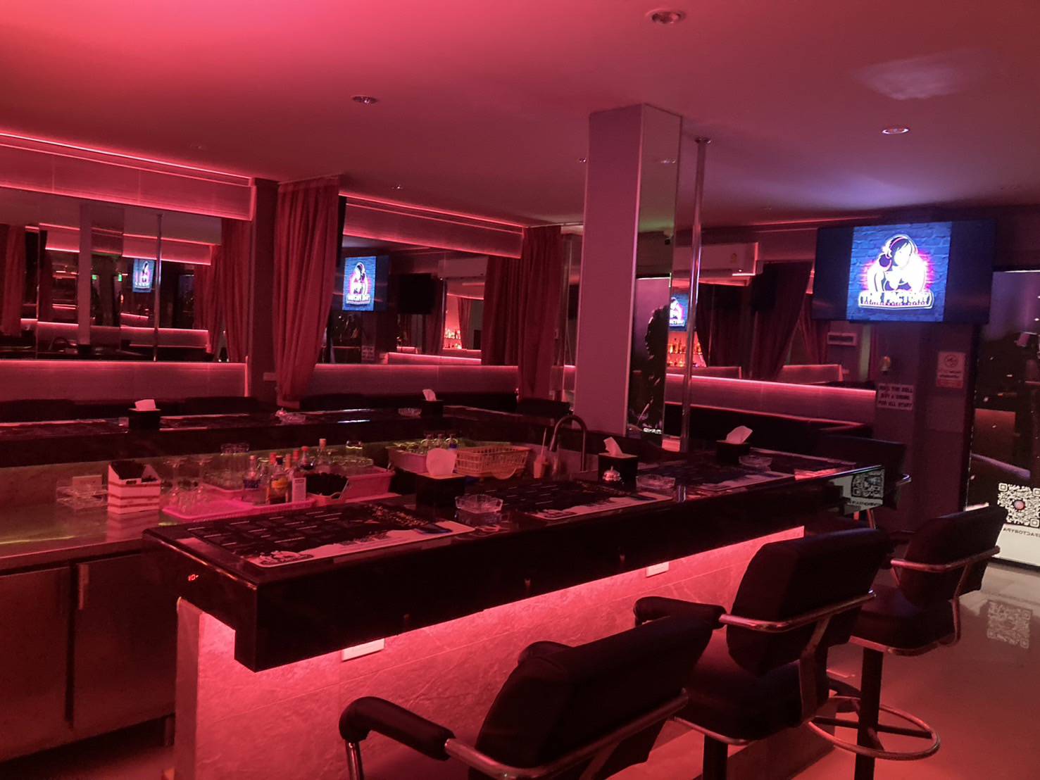 The Factory Gentlemen's club in Pattaya, Luxury and Privacy 