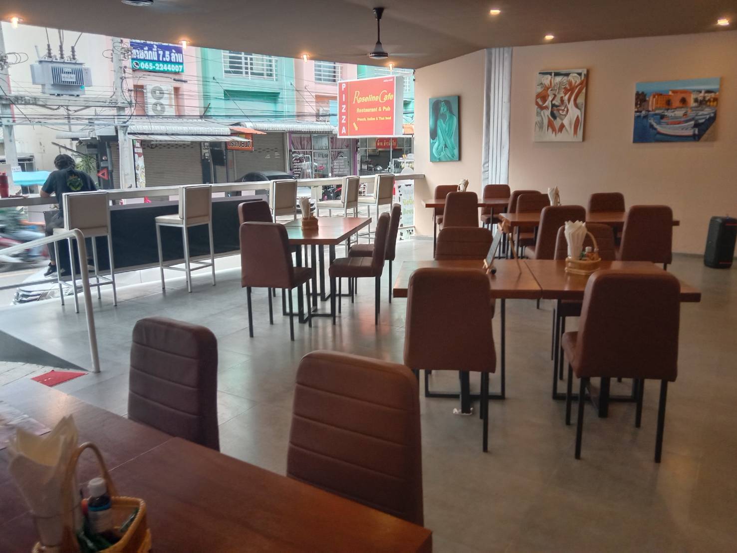Roseline Cafe, Restaurant, Soi Kophai, Pattaya, restaurant with street view