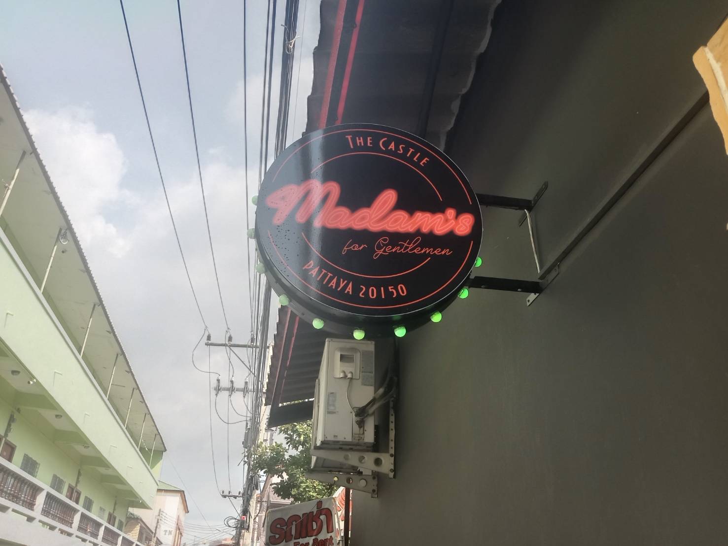 Madam's Club, Gentlemen Club, Pattaya, Soi Bongkoch 3, club sign