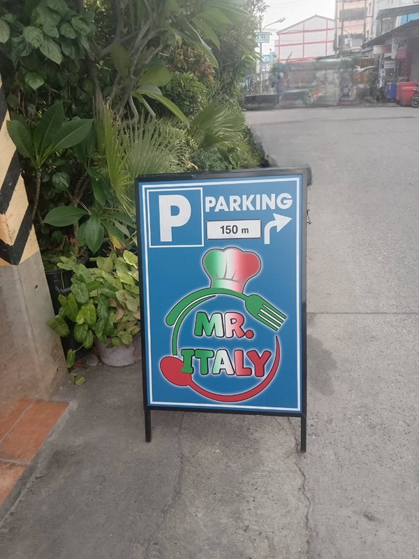 Mr. Italy, Italian restaurant in soi Bongkoch Pattaya with private parking