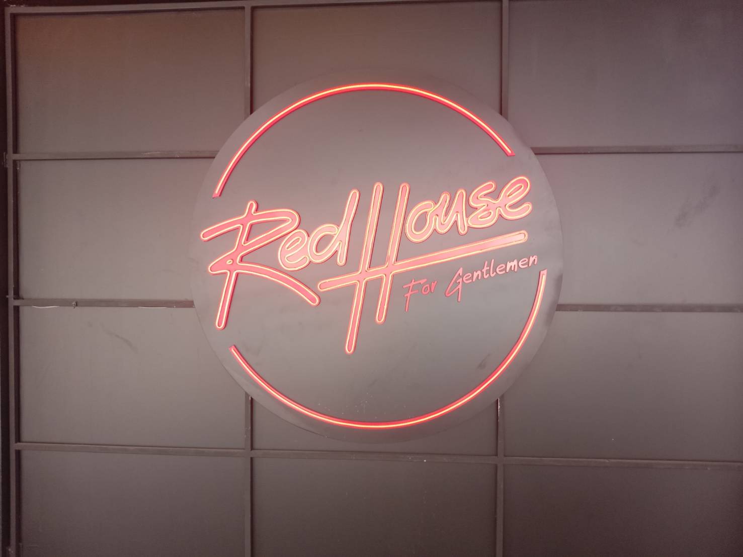Red House, Gentlemen Club, Pattaya, Soi Bongkoch 8, another sign