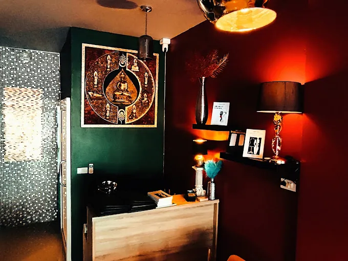Osteria Sendi, Italian restaurant in Pattaya, soi Bong Koch, the cashier desk in Thai style