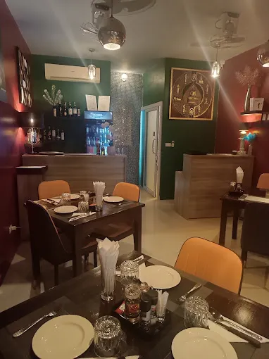 Osteria Sendi, Italian restaurant in Pattaya, soi Bong Koch, Italian restaurant decoration