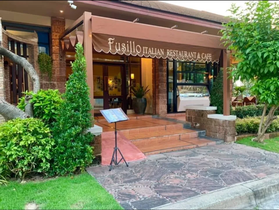 Fusillo, Italian Restaurant, Na Kluea 18, Pattaya, front of the restaurat
